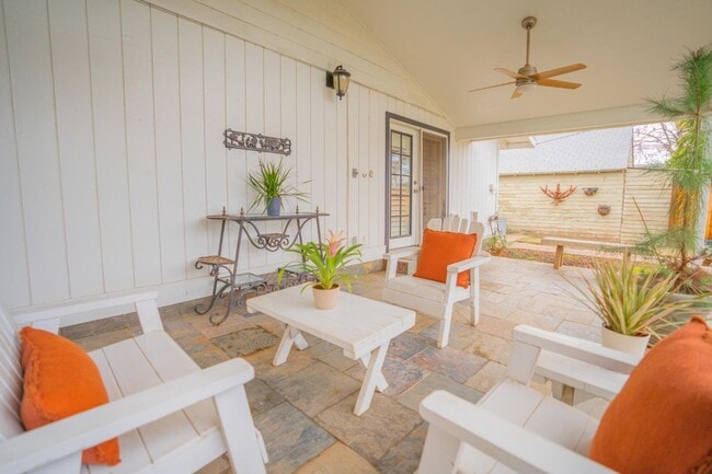 Building Photo - Beautiful Southside Los Banos Rental