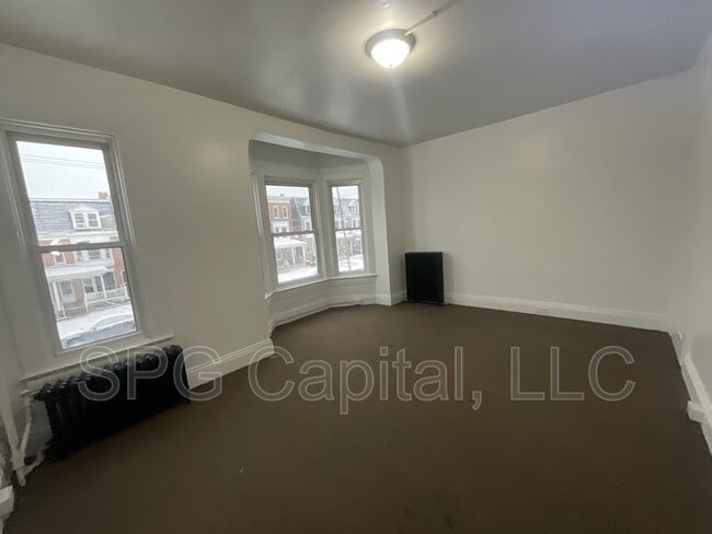 Building Photo - 266 W Jackson St