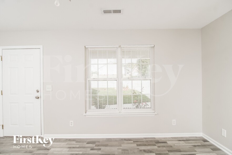 Building Photo - 1403 Rosebay Ct