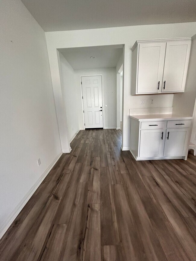 Building Photo - Like New 4 Bedroom + Loft Menifee Home