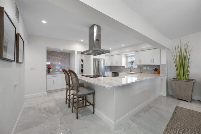 Building Photo - 540 59th Ave