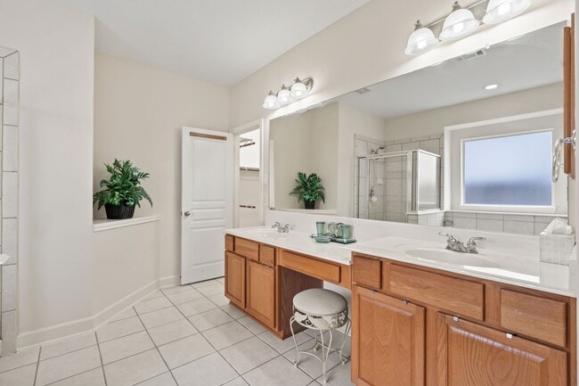 Building Photo - 3010 Blue Lagoon Ct