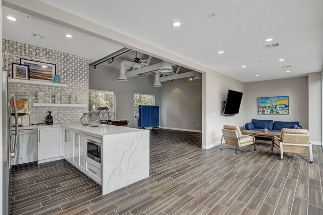 Building Photo - 7417 Doe Ave