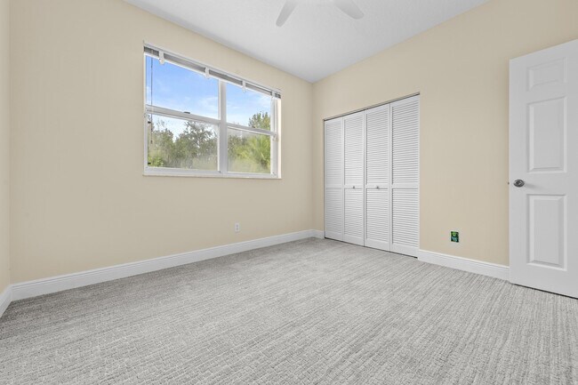 Building Photo - 3033 SE Brierwood Pl