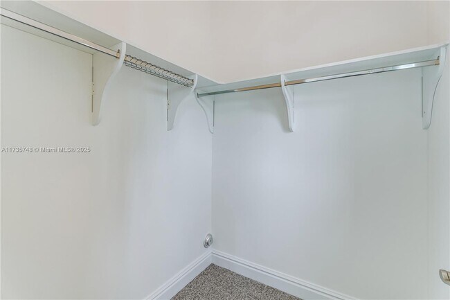 Building Photo - 10155 SW 75th Pl
