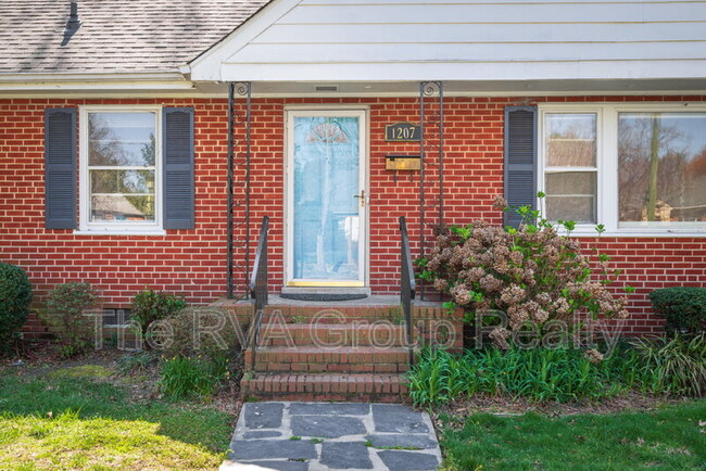 Building Photo - 1207 Whitby Rd