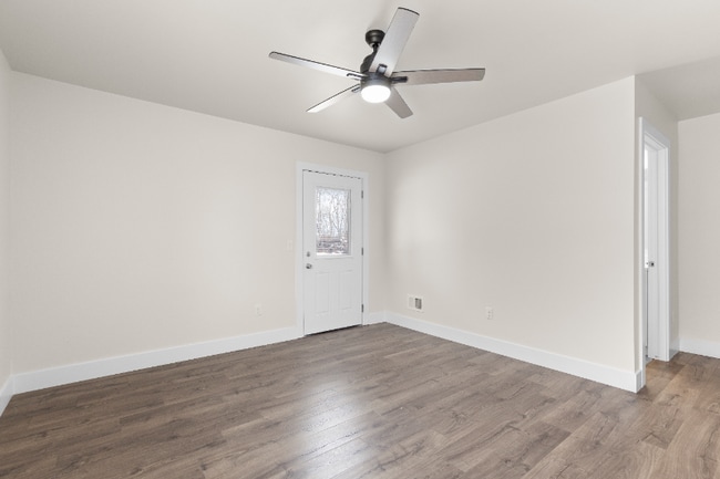 Building Photo - 818 Burr St