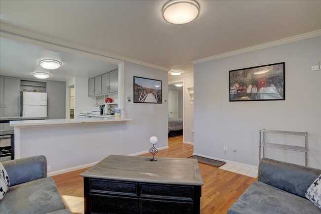 Building Photo - Completely Renovated & Fully Furnished 2Bed/1Bath/1 garage in Arvada!