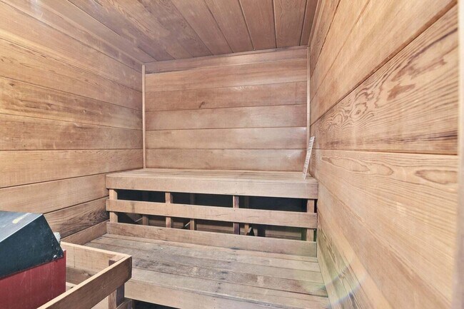 Building Photo - 859 Jeffery St