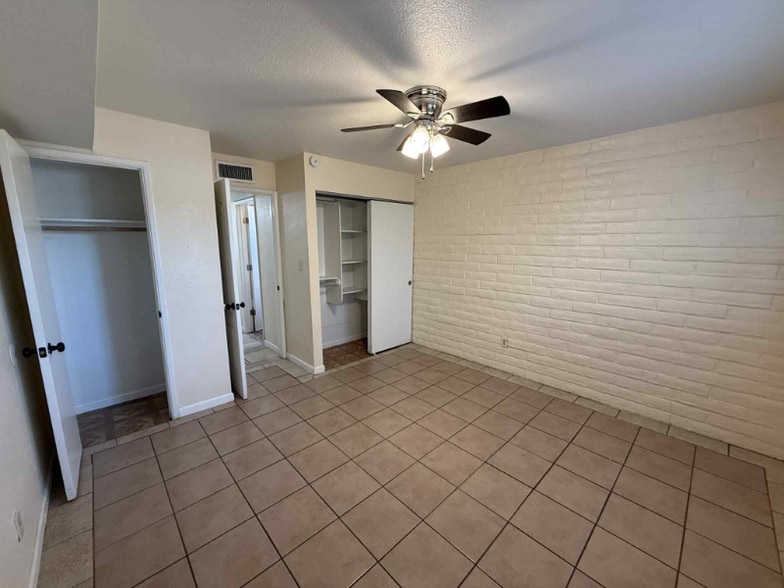 Building Photo - 2147 S Winstel Ave