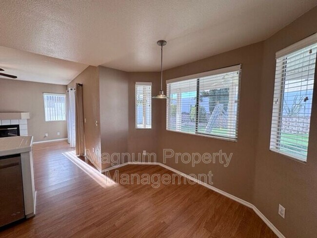 Building Photo - 40475 Crystal Aire Ct