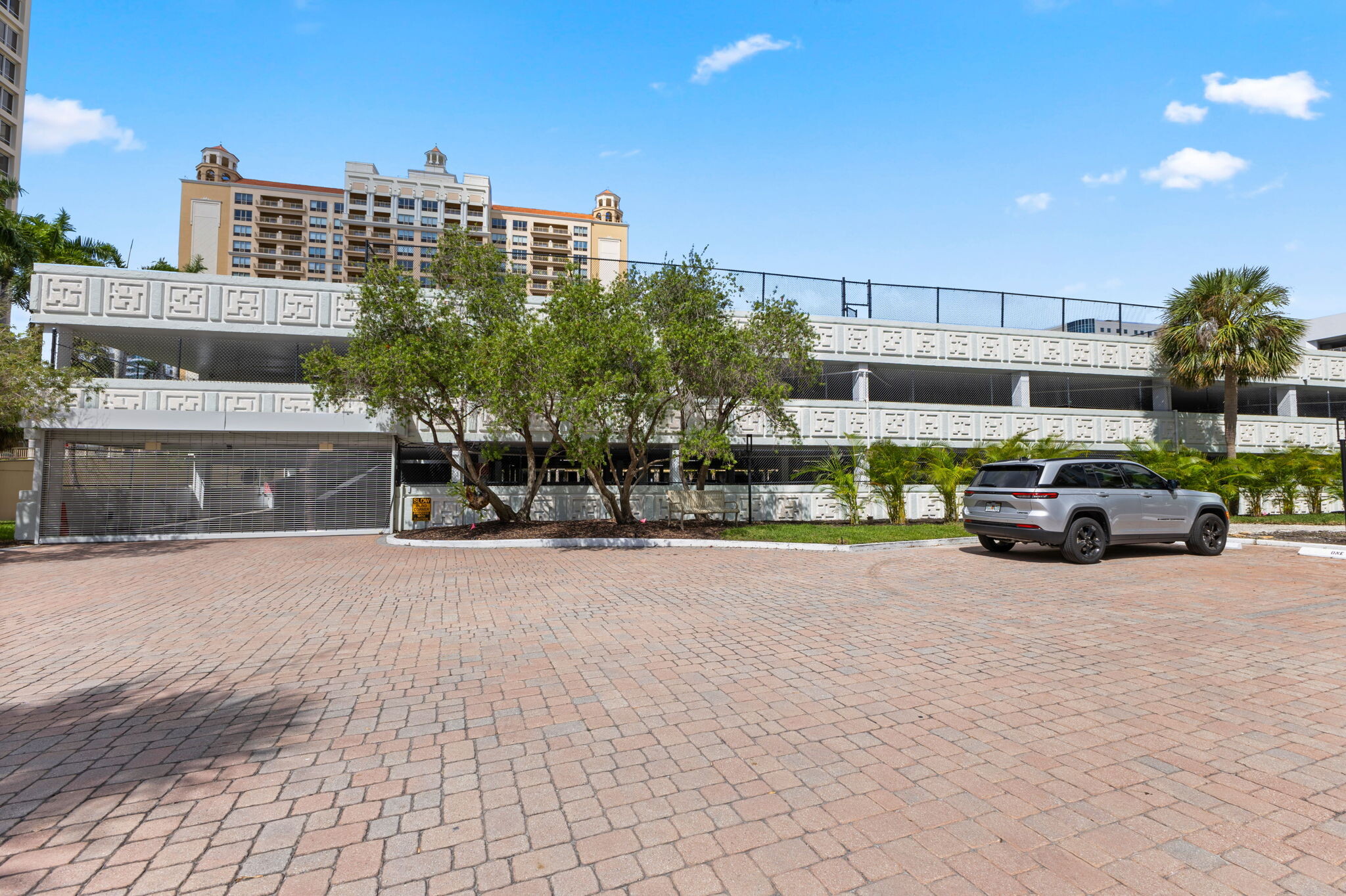 Parking Garage - 1111 N Gulfstream Ave
