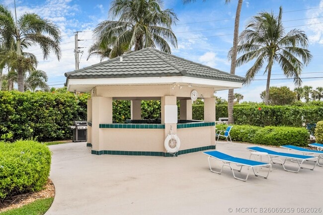 Building Photo - 5051 N Hwy A1A