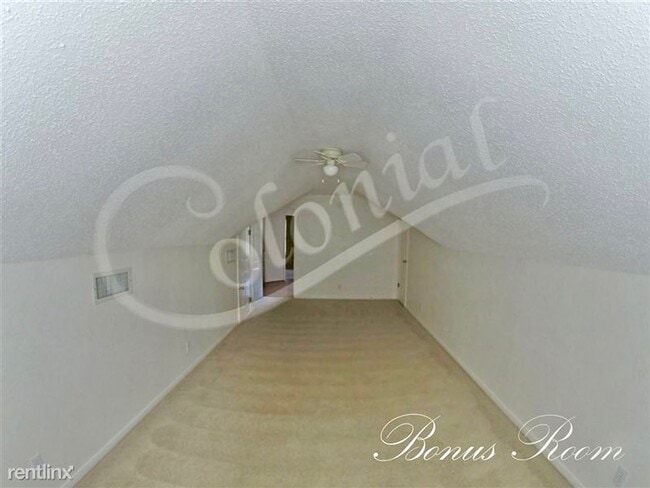 Building Photo - AVAILABLE JANUARY 15TH