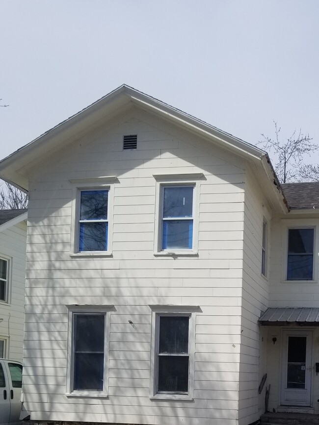 Building Photo - 113 Fayette St