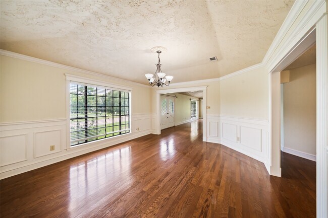 Building Photo - 101 Fairway View Ln