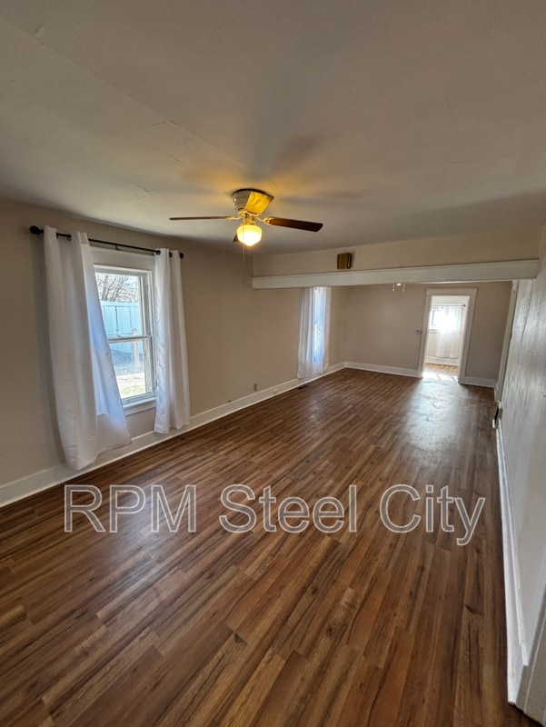 Building Photo - 1938 E 6th St