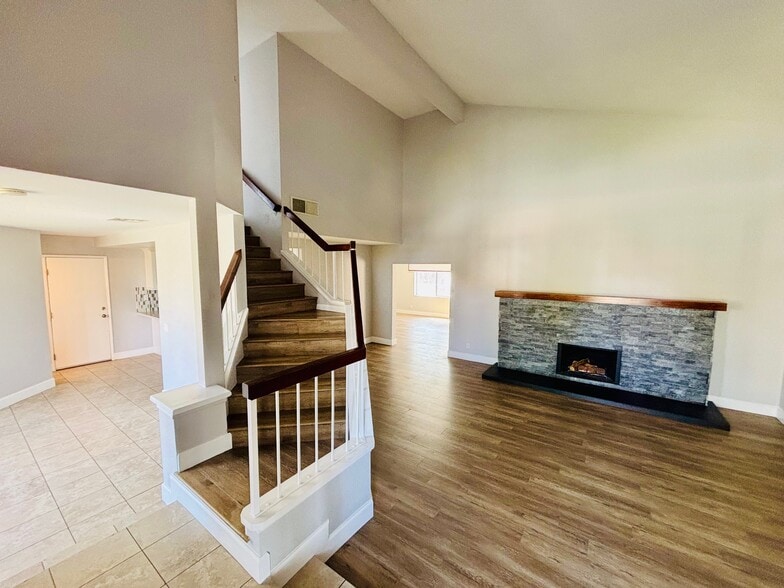 Building Photo - 38343 5th Pl W