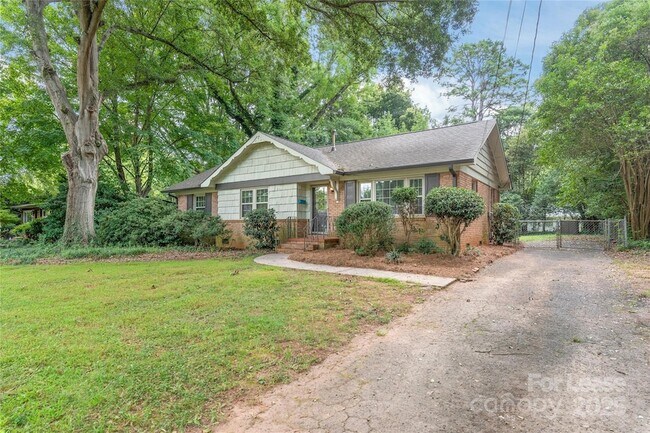 Building Photo - 2200 Collingdale Pl