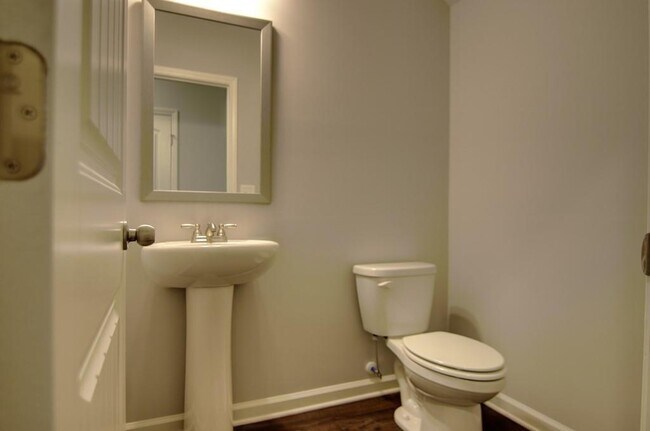 Building Photo - 7731 Silk Tree Pointe