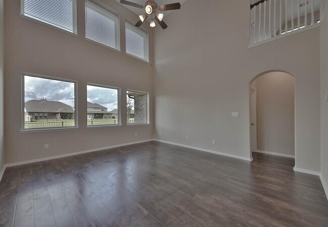 Building Photo - 2211 Dama Dr