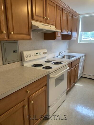 Building Photo - 6 Harris Cir