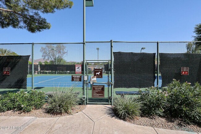 Building Photo - Resort-Style Aventura Condo