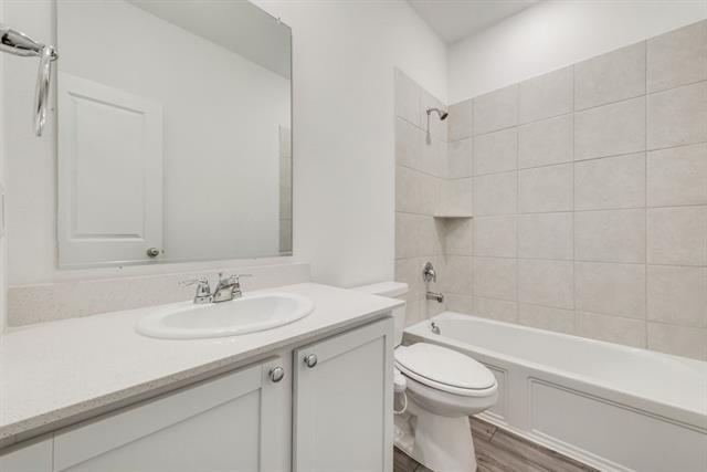 Building Photo - 728 Alden Dr