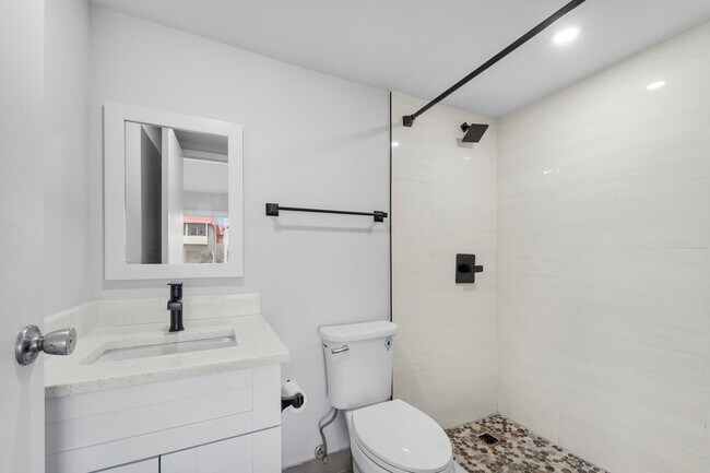 Building Photo - 59 Saxony B