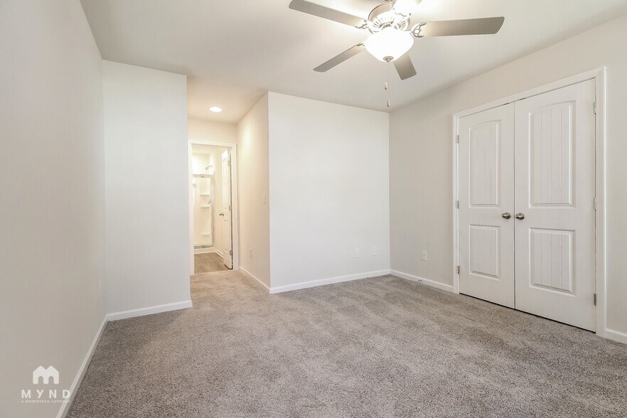 Building Photo - 309 Noble Ln