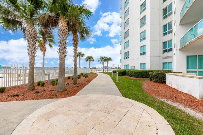 Building Photo - 2/2 in Marina Grande