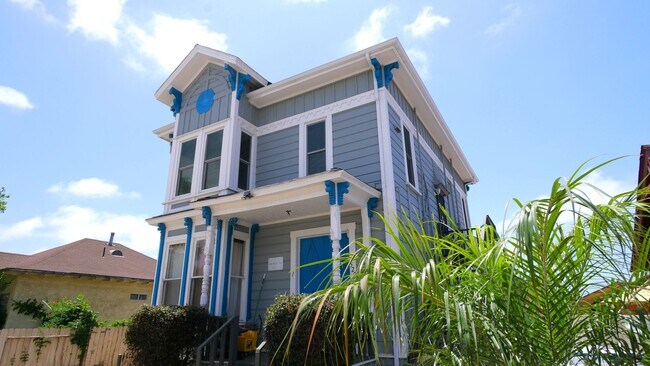 Building Photo - 520 F Ave.