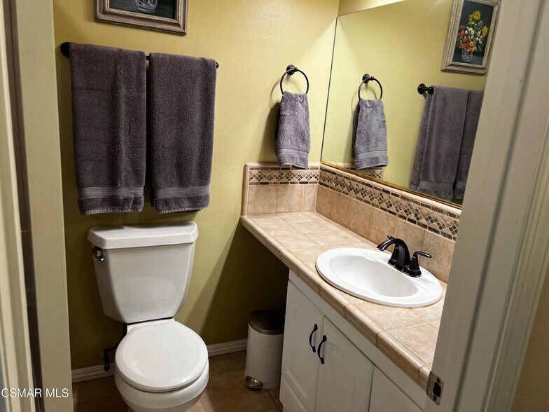 Building Photo - 2853 Instone Ct