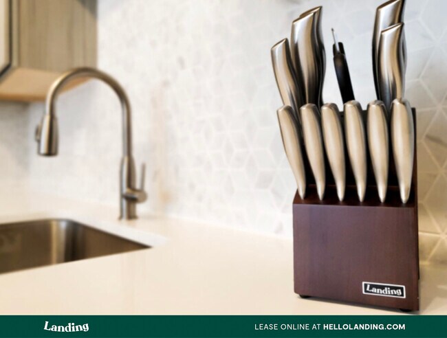 Building Photo - 7204 Town Center Blvd Blvd