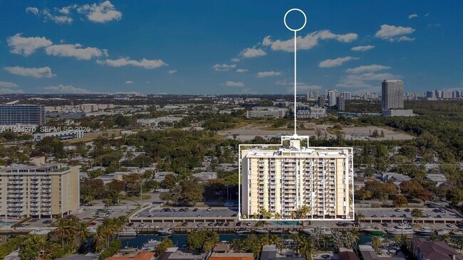 Building Photo - 2350 NE 135th St