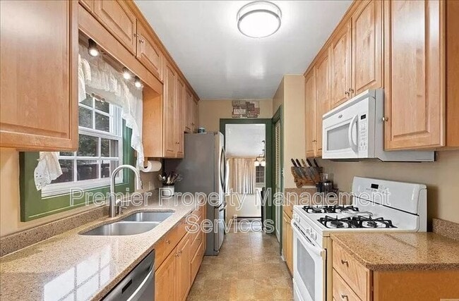Primary Photo - 2306 Locust St