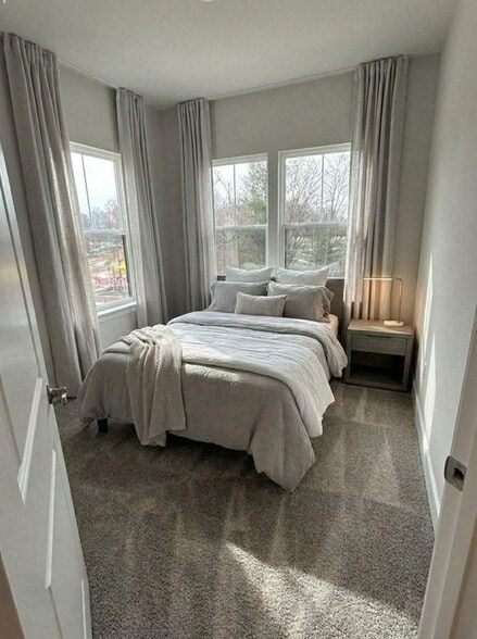 Building Photo - 3503 Carnaby St