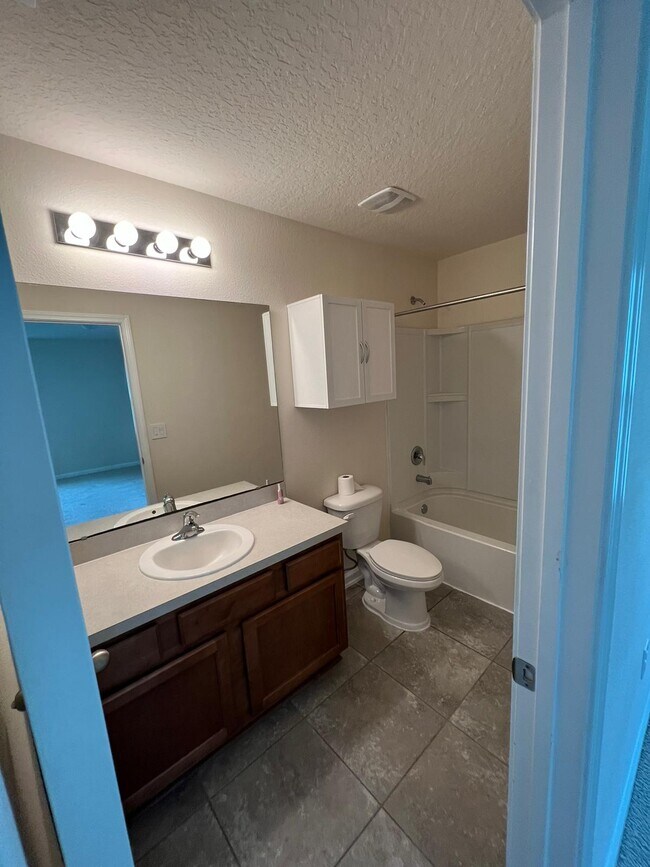 Building Photo - 589 Servia Dr