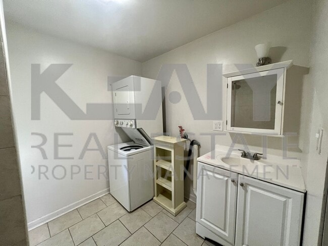 Building Photo - 503 Southdown Pl