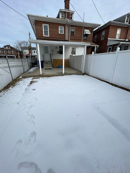 Building Photo - 3426 Fairfield St