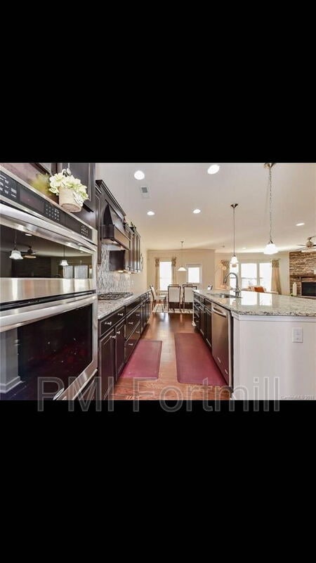 Building Photo - 3901 Kestrel Ln