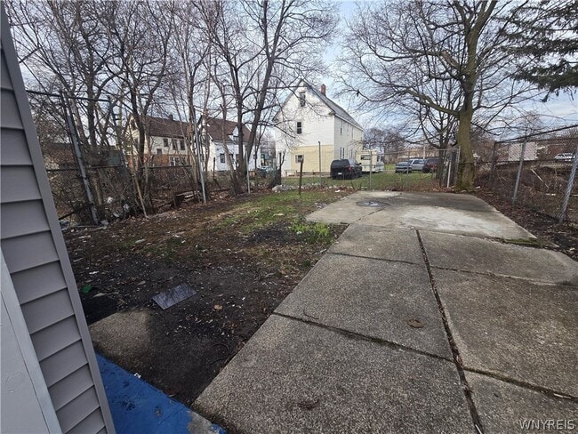 Building Photo - 517 Goodyear Ave