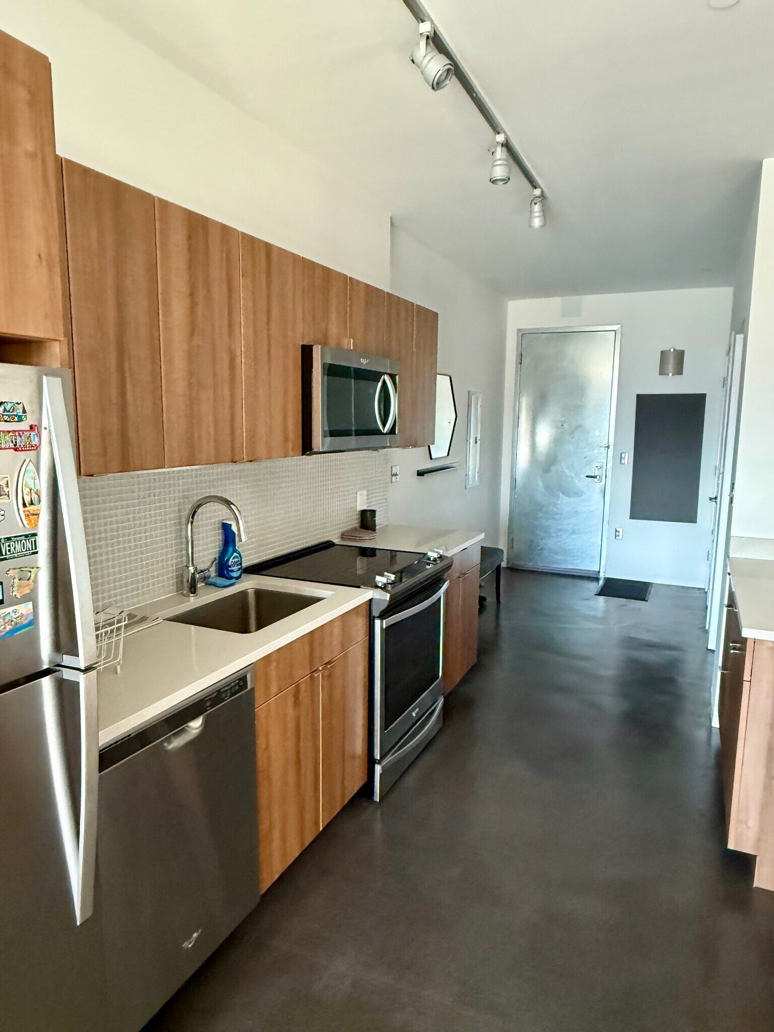 Building Photo - 9 Medford St