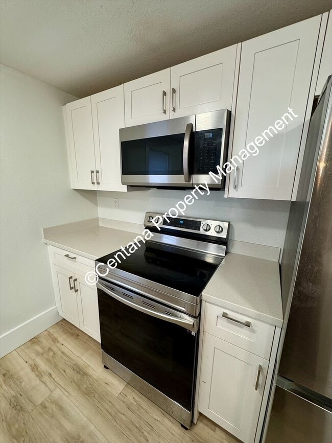 Building Photo - 722 S Montana St