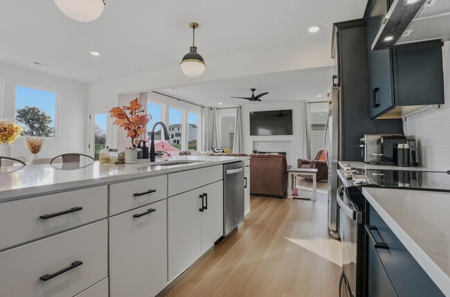 Building Photo - 704 Angels Rst Wy