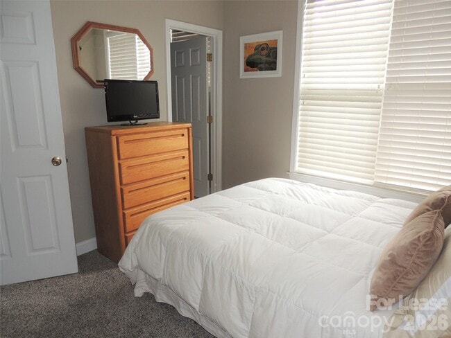 Building Photo - 222 S Torrence St