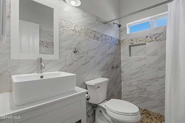 Building Photo - 11429 Chickasaw Dr