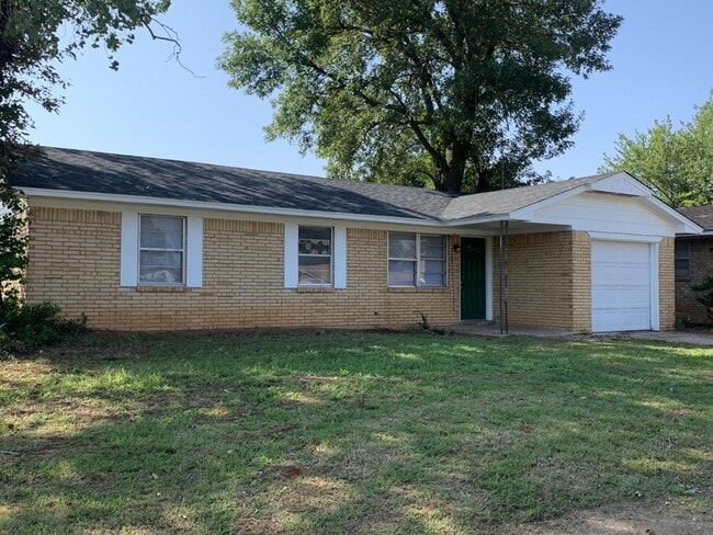 Building Photo - 9432 NE 14th St