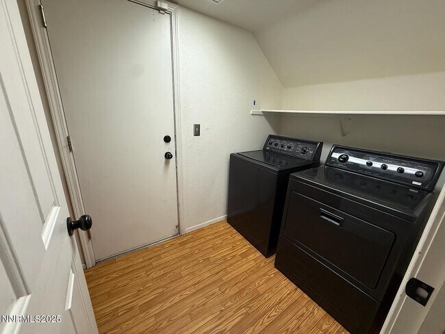 Building Photo - 965 Dolce Dr