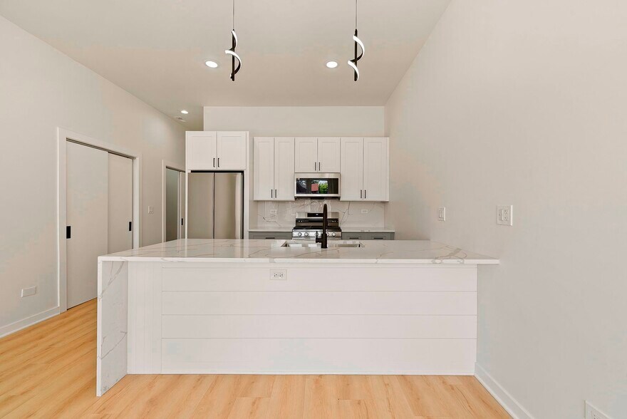 Building Photo - 521 N Lawndale Ave